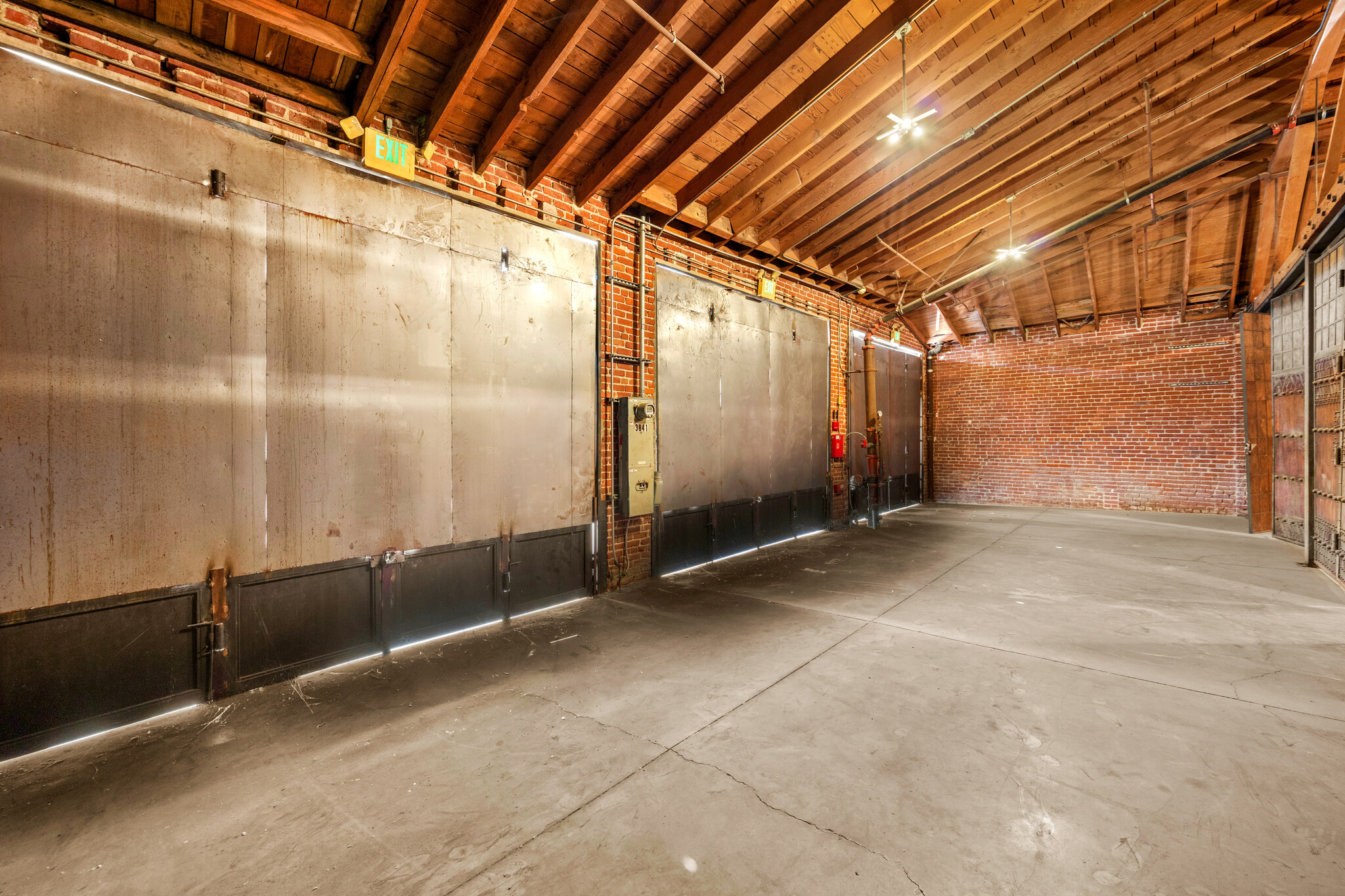 3837-3841 Broadway Pl, Los Angeles, CA for lease Building Photo- Image 1 of 7