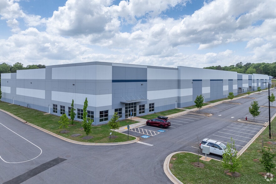 22 Cold Sassy Ln, Commerce, GA for lease - Primary Photo - Image 1 of 8