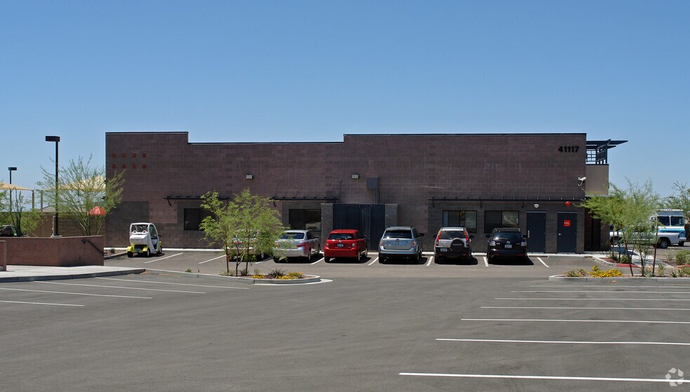 41117 N Daisy Mountain Dr, Phoenix, AZ à vendre - Photo du bâtiment - Image 2 de 8