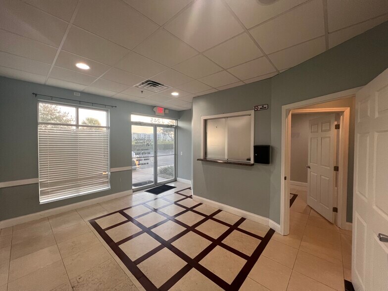 245 Bellagio Cir, Sanford, FL à louer - Photo du bâtiment - Image 3 de 16