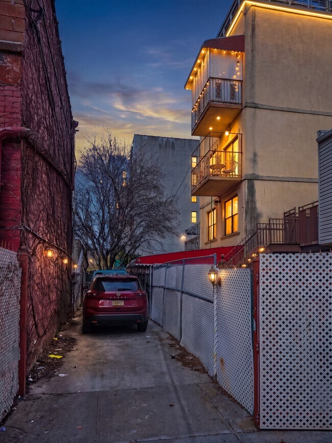 More details for 360 S 3rd St, Brooklyn, NY - Multifamily for Sale