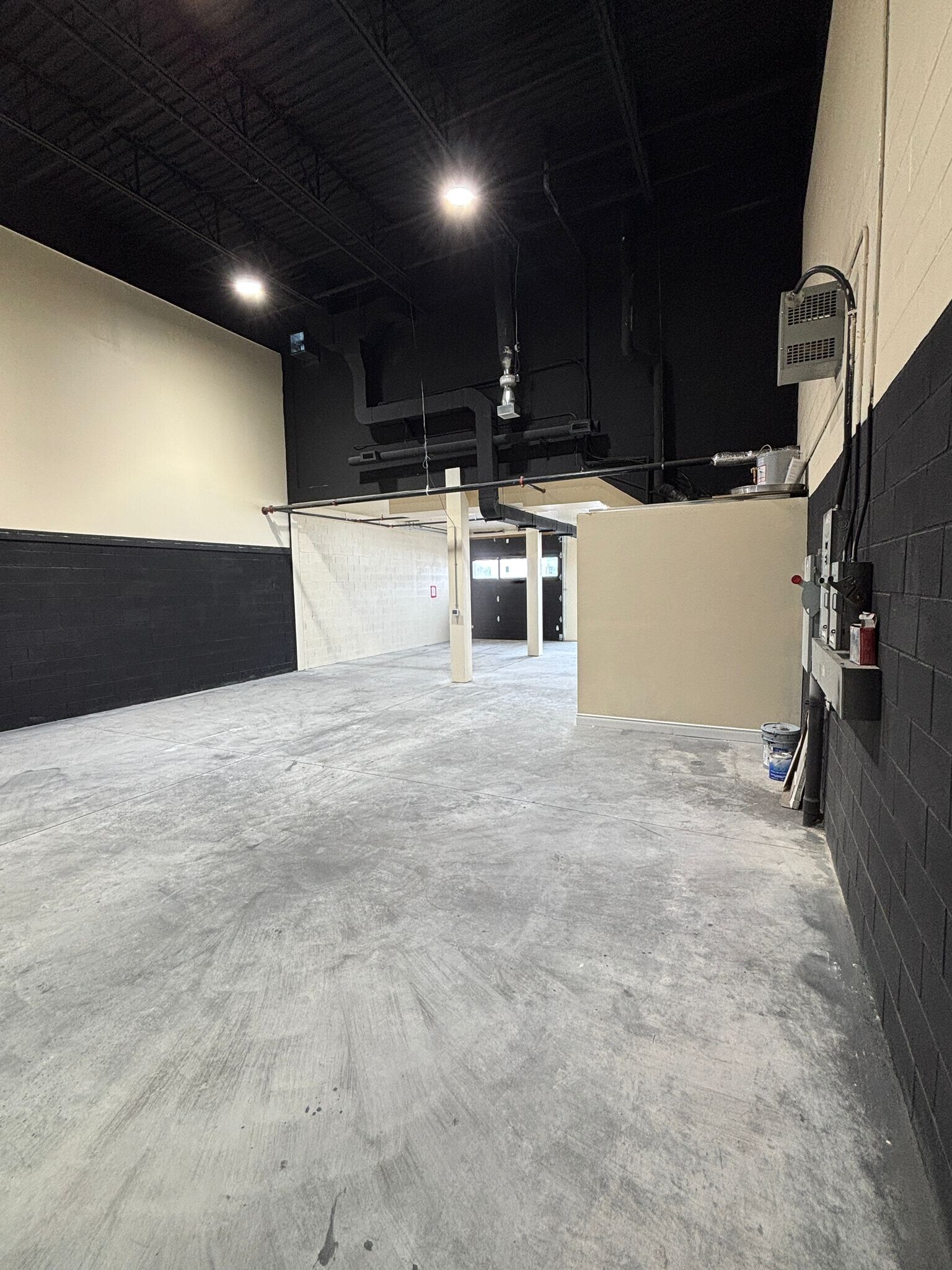 587 Hanlon Creek Blvd, Guelph, ON for lease Primary Photo- Image 1 of 17