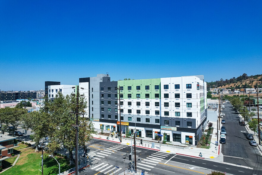 1457 N Main St, Los Angeles, CA for lease - Building Photo - Image 3 of 9