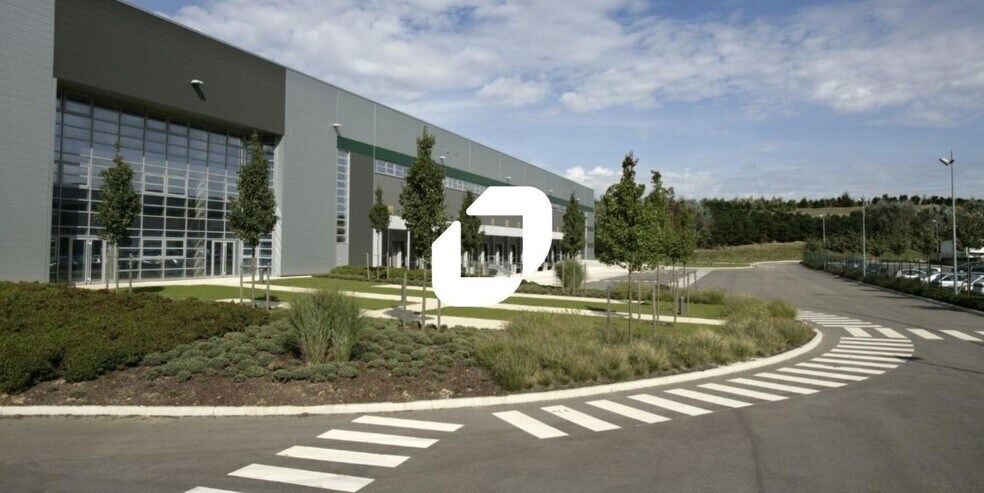 2000 Ferme De Chanteloup, Moissy-Cramayel à louer - Photo du bâtiment - Image 3 de 5
