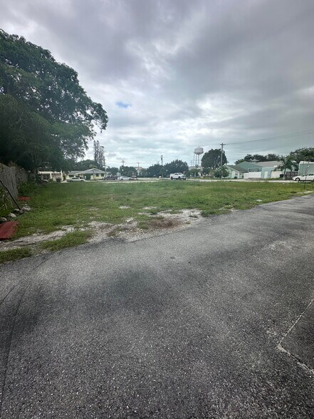 34 SE 6th St, Stuart, FL à vendre - Photo du bâtiment - Image 3 de 6