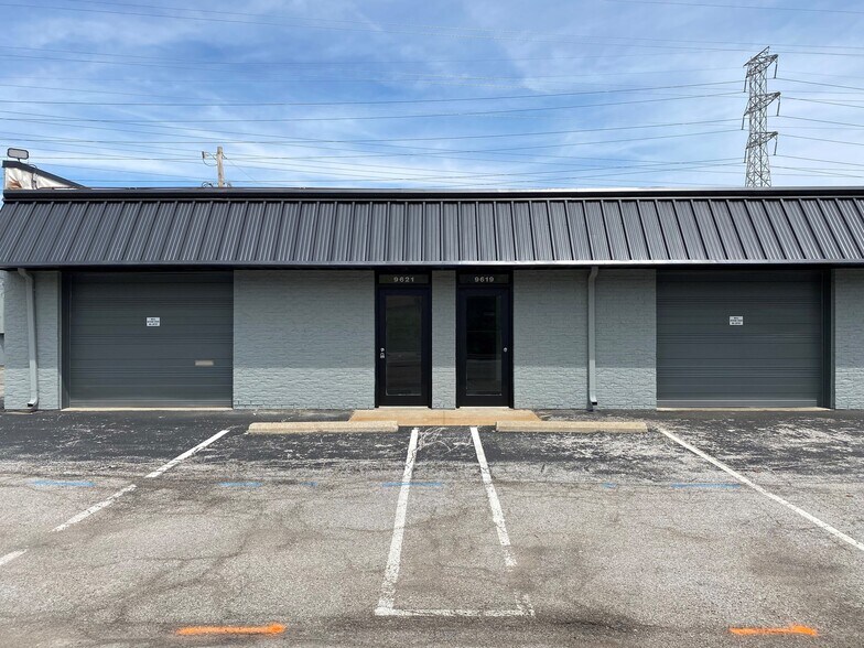 9601-9621 Dielman Rock Island Industrl Dr, Olivette, MO à louer - Photo du bâtiment - Image 2 de 5