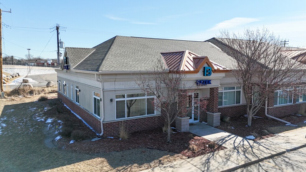 1020 4th St SE, Saint Cloud, MN à vendre - Photo du bâtiment - Image 2 de 27