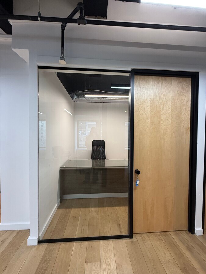 633 Third Ave, New York, NY 10017 - Unit 19D - - Interior Photo - Image 2 of 8