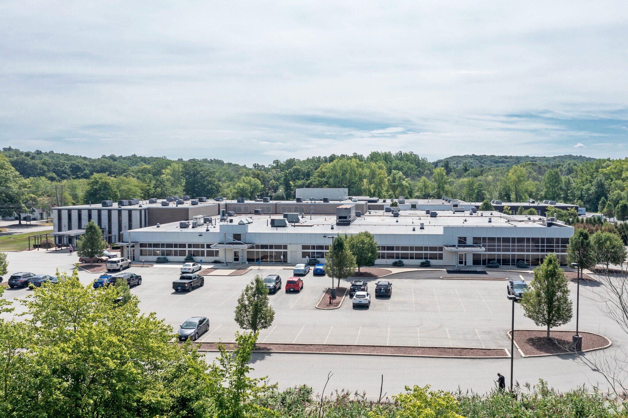 901 Ethan Allen Hwy, Ridgefield, CT à louer Photo du bâtiment- Image 1 de 28