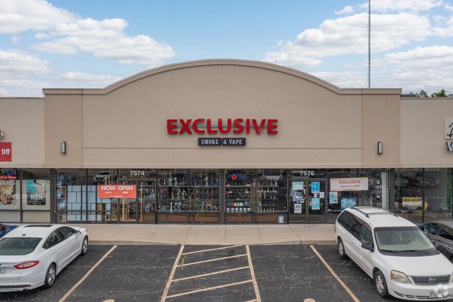7570-7580 Watson Rd, Saint Louis, MO à louer - Photo du bâtiment - Image 3 de 6