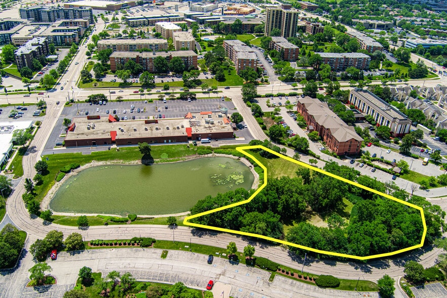 250 St Regis Dr, Lombard, IL for sale - Building Photo - Image 1 of 25