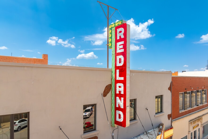 606 Frisco Ave, Clinton, OK à vendre - Photo du bâtiment - Image 3 de 27