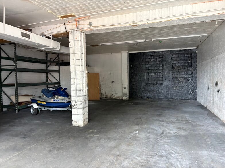 550 W Bridge St, Morrisville, PA for lease - Building Photo - Image 3 of 3