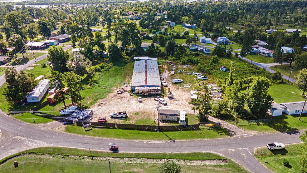 776 Yaupon Cove Dr, Onalaska, TX for sale - Building Photo - Image 2 of 38