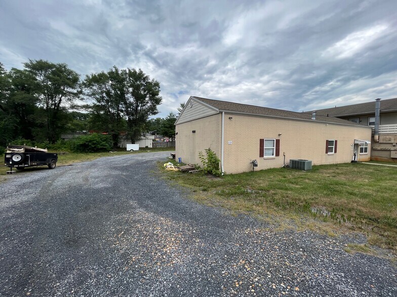 630 Charles St, Staunton, VA à vendre - Photo du bâtiment - Image 2 de 9