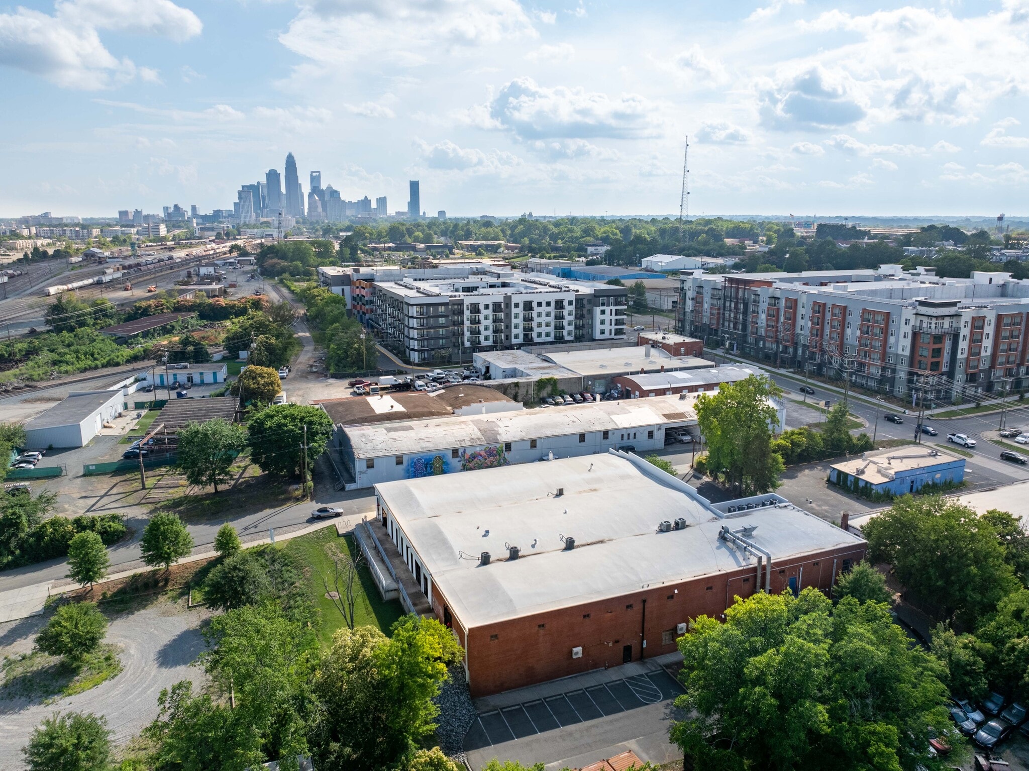 123 E 27th St, Charlotte, NC for lease Building Photo- Image 1 of 7