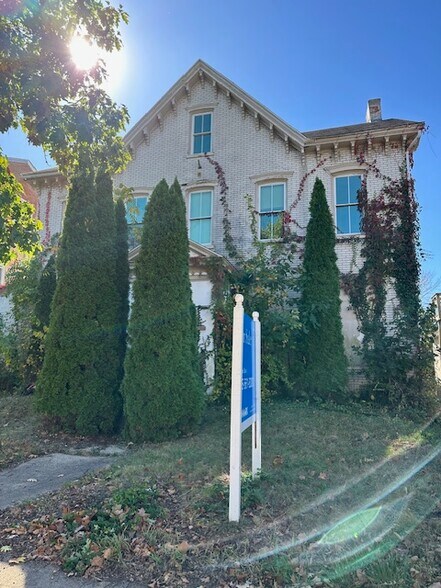 530 E High St, Pottstown, PA à vendre - Photo du bâtiment - Image 2 de 5