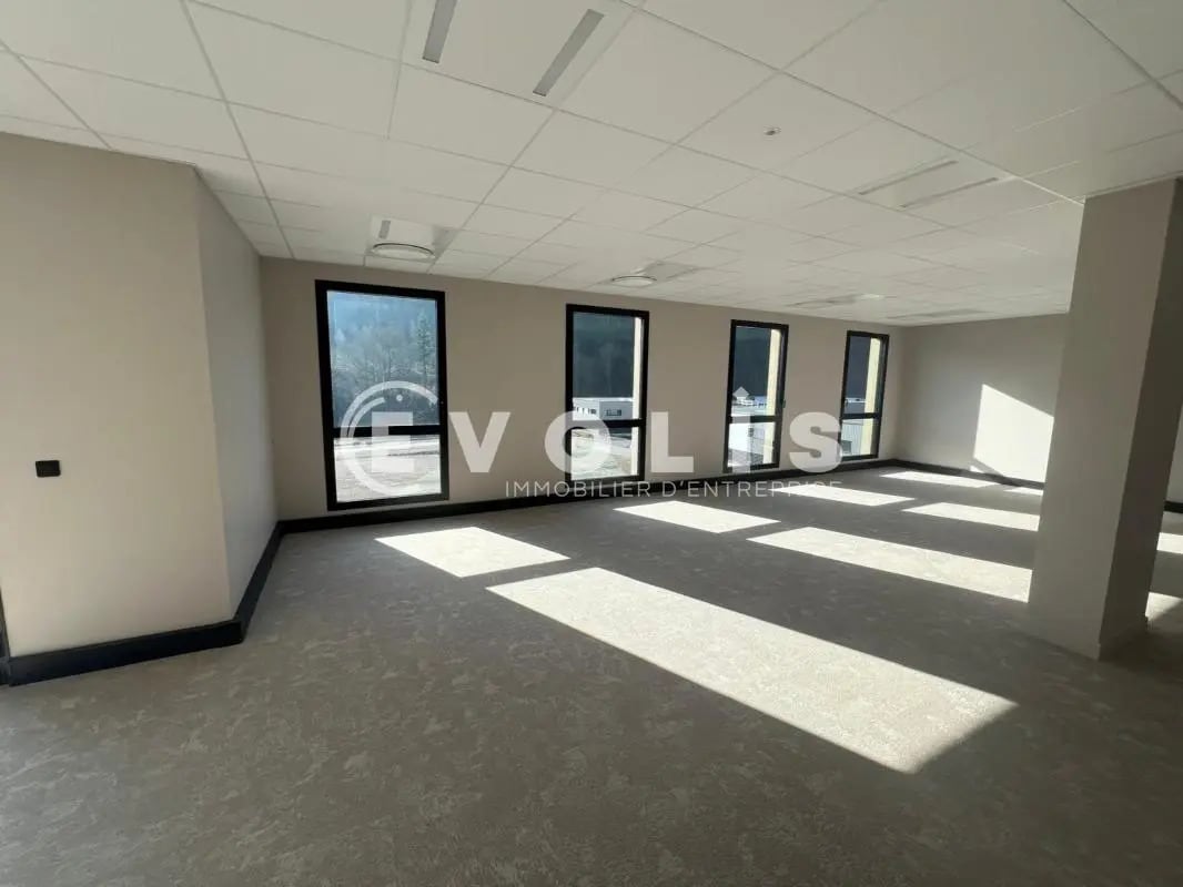 17 Rue De Paris, Tarare, RHO 69170 - Unité D1 - - Photo intérieure - Image 1 of 17