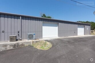 691 La Buena Vista Dr, Wimberley, TX à louer Photo du bâtiment- Image 2 de 6