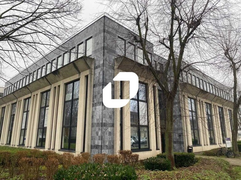Bureau dans Gennevilliers à louer - Photo du bâtiment - Image 2 de 10