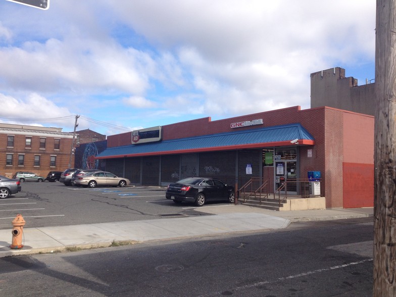 2101 E Allegheny Ave, Philadelphia, PA for lease - Building Photo - Image 2 of 4