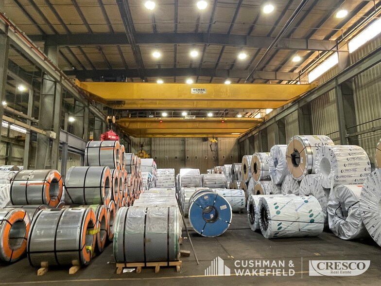 9000 Brookpark Rd, Cleveland, OH à vendre - Photo du bâtiment - Image 3 de 9