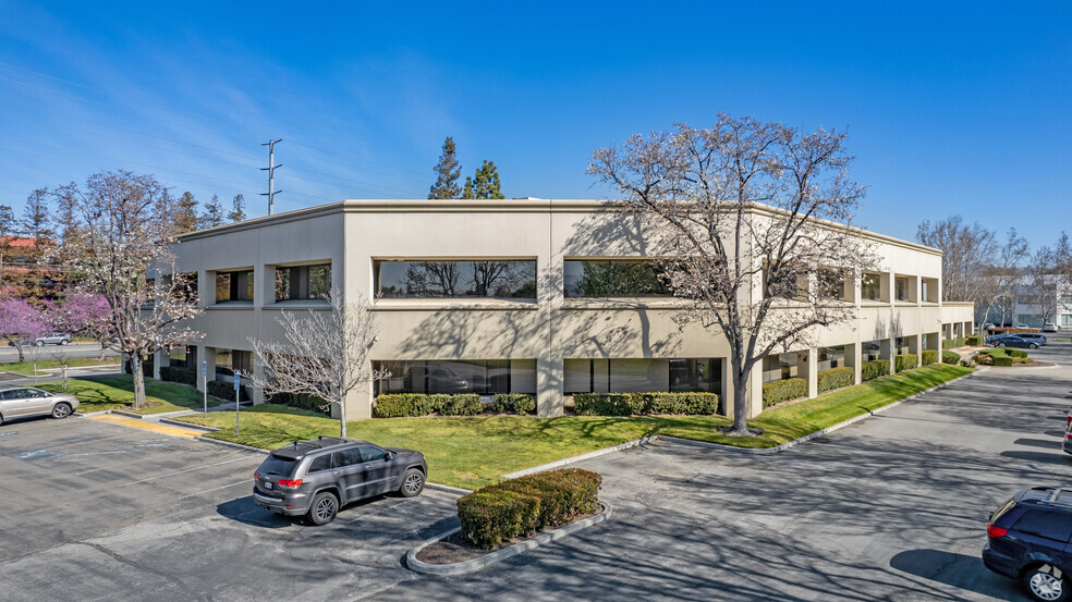 1060 Rincon Cir, San Jose, CA for lease - Building Photo - Image 1 of 5