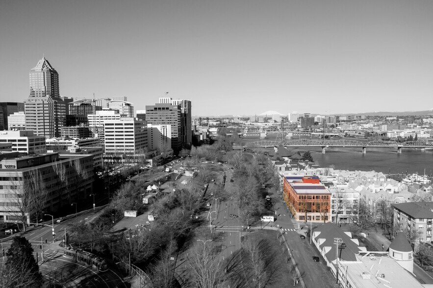 1750 SW Harbor Way, Portland, OR à louer - Photo du bâtiment - Image 2 de 10