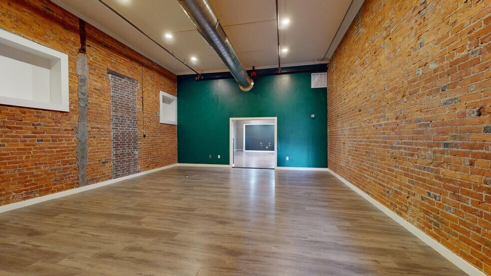 112 W 2nd St, Grand Island, NE à louer - Photo intérieure - Image 2 de 18