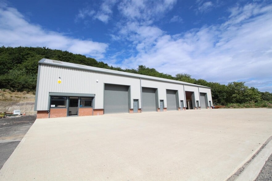 1-6 Hill View, Scarborough for lease - Building Photo - Image 1 of 6