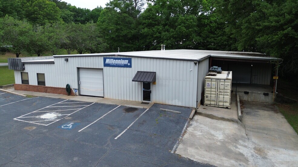 46 Hillwood Cir, Newnan, GA à louer - Photo du bâtiment - Image 3 de 11