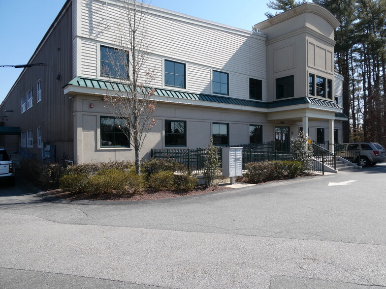 365 Faunce Corner Rd, Dartmouth, MA for sale - Building Photo - Image 1 of 1