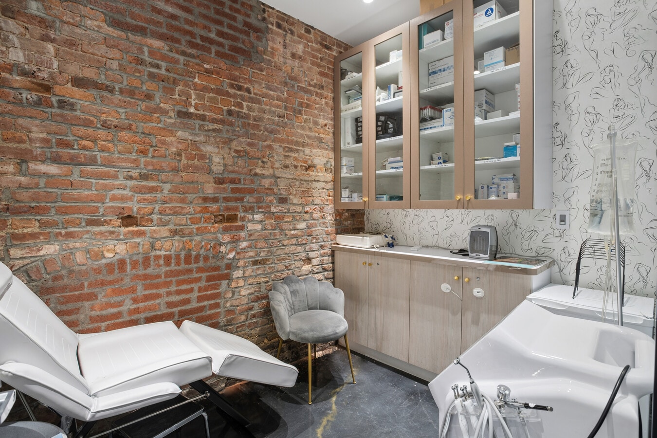 721 Saint Nicholas Ave, New York, NY 10031 - Unit COMM - - Interior Photo - Image 1 of 8