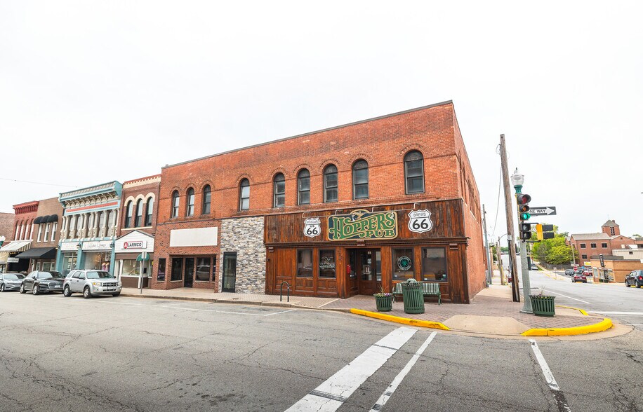 717 N Pine St, Rolla, MO à vendre - Photo du bâtiment - Image 2 de 51