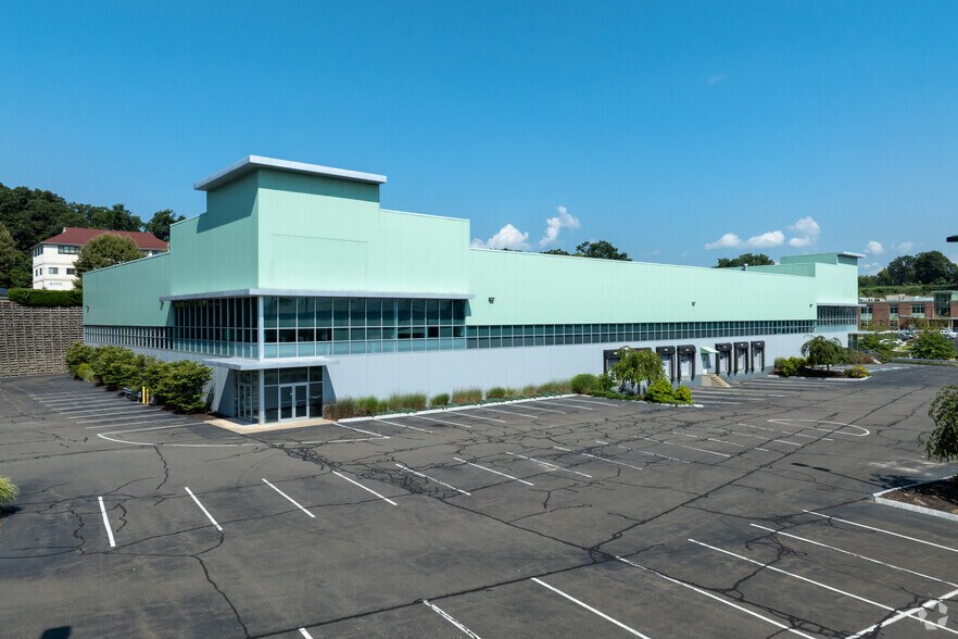 355 Wilson Ave, Norwalk, CT à louer - Photo principale - Image 1 de 5