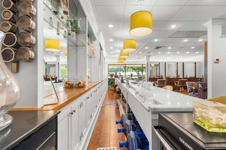 420 Post Rd W, Westport, CT à louer - Photo intérieure - Image 3 de 22