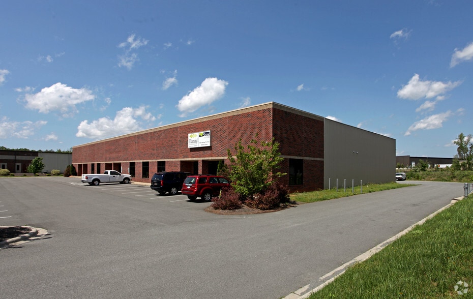1010 Van Buren Ave, Indian Trail, NC for lease - Primary Photo - Image 1 of 19