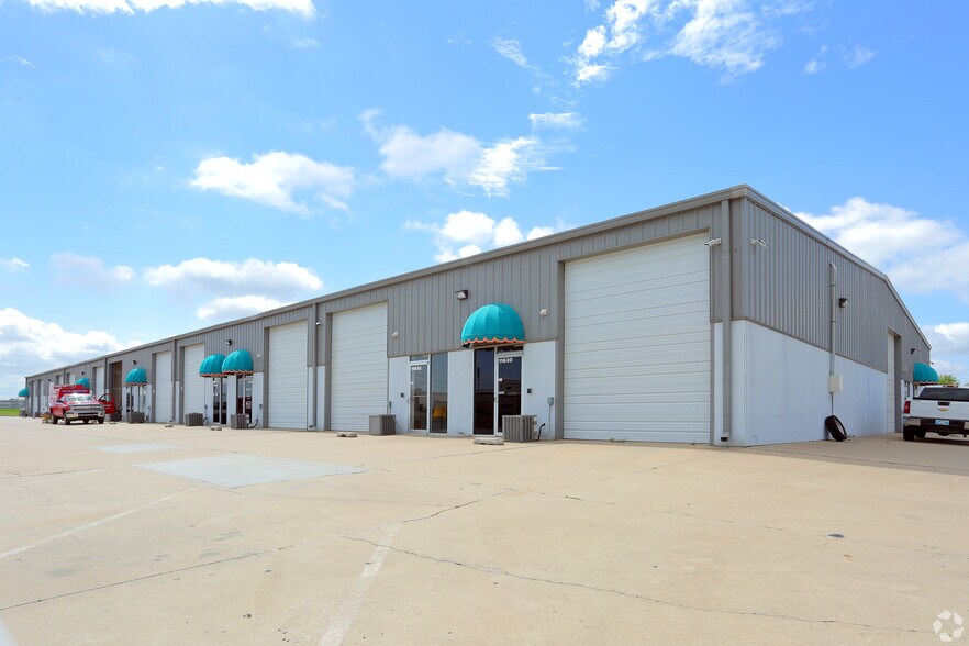 11626-11686 E 51st St, Tulsa, OK à louer - Photo du bâtiment - Image 2 de 8