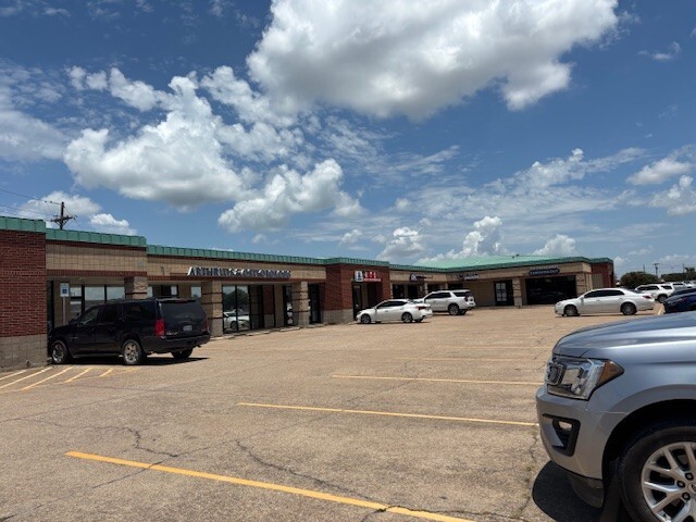 611 W State Highway 6, Waco, TX for lease - Building Photo - Image 1 of 7