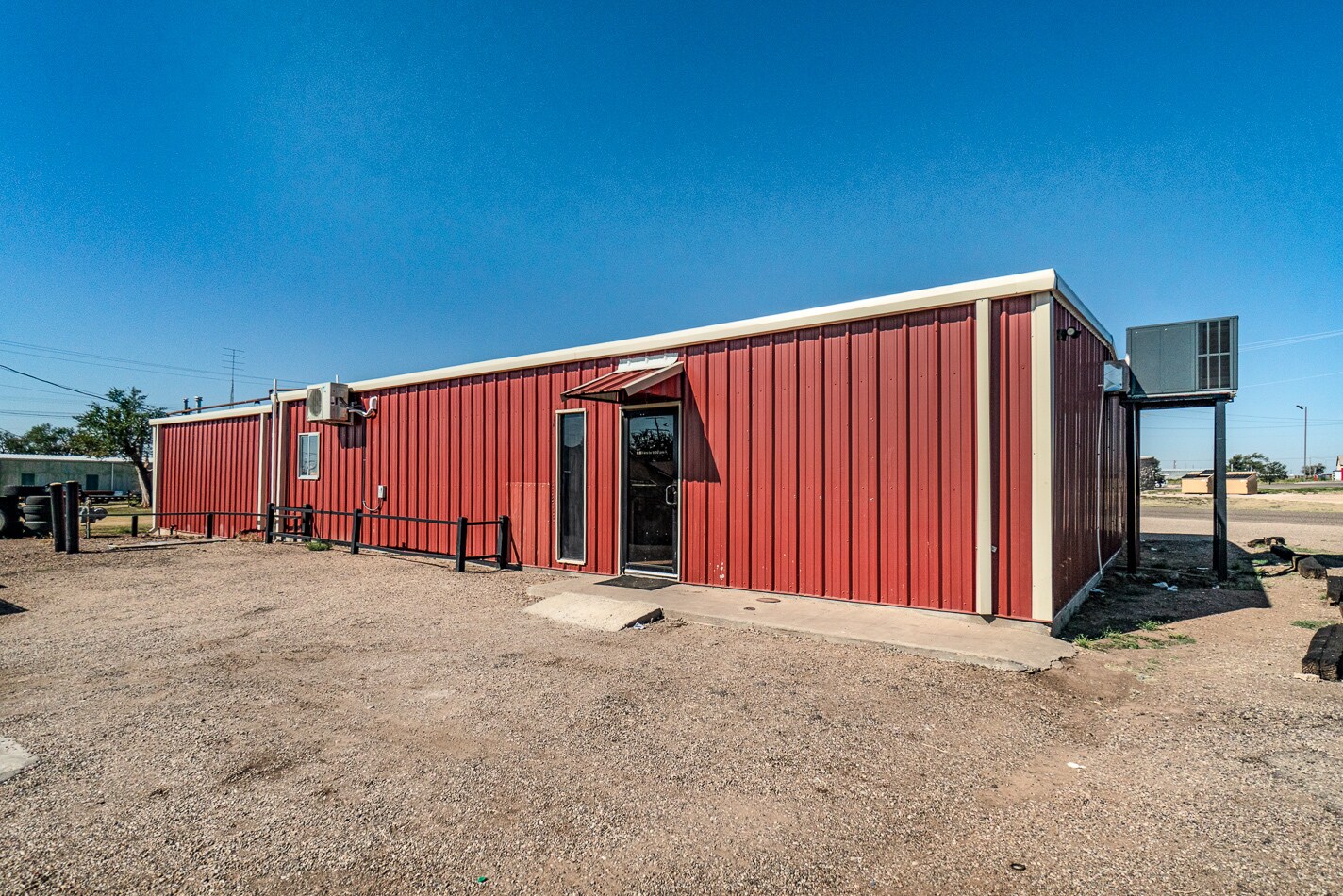 201 E Service Rd, Tulia, TX for sale Building Photo- Image 1 of 25