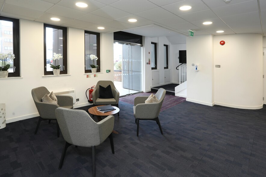 4 West Way, Oxford for lease - Building Photo - Image 3 of 8