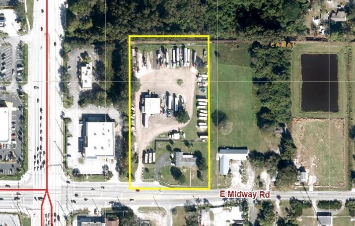 392 E Midway Rd, Fort Pierce, FL à vendre - Photo du bâtiment - Image 2 de 12