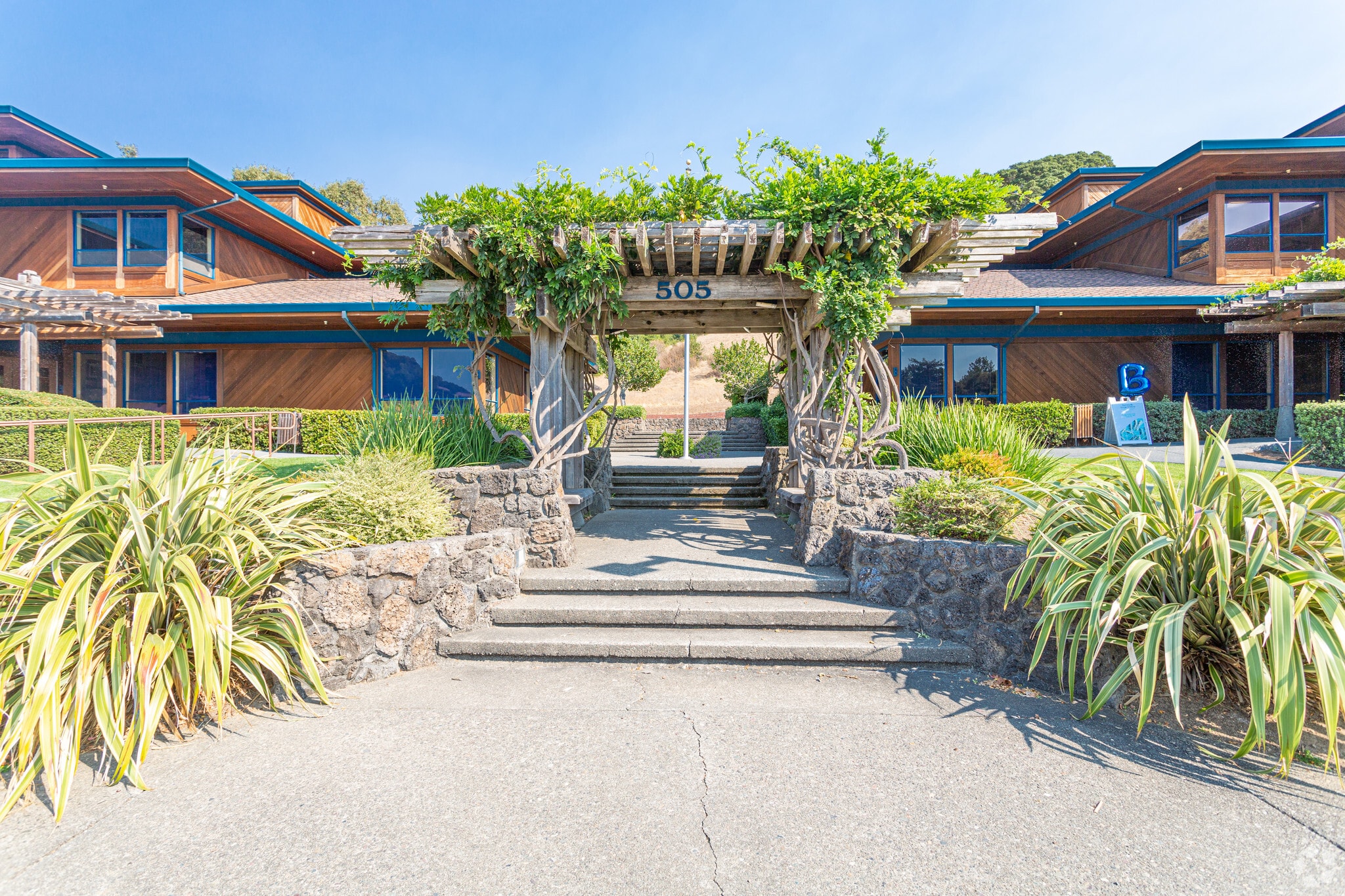 505 San Marin Dr, Novato, CA for lease Primary Photo- Image 1 of 17