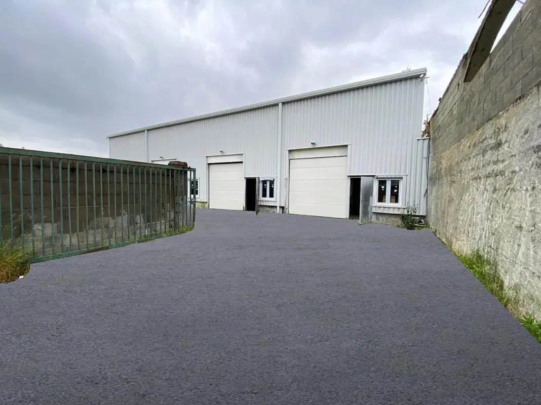 Flex in Saint-Genis-Laval for sale Building Photo- Image 1 of 4