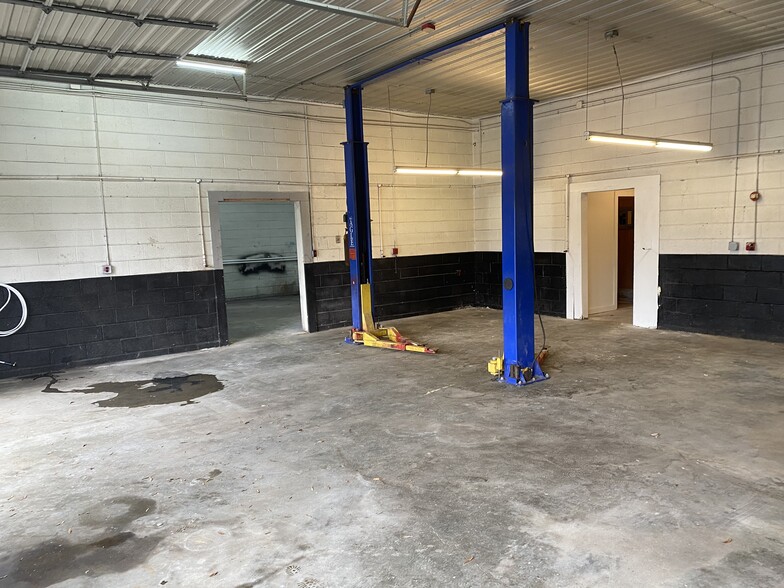 190 Church Circle Ln, Bunnlevel, NC à vendre - Photo intérieure - Image 2 de 24