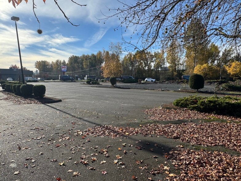 1223 N Hayden Meadows Dr, Portland, OR for lease - Other - Image 2 of 3