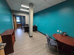 7220 N Lindbergh Blvd, Hazelwood, MO for lease Interior Photo- Image 2 of 5