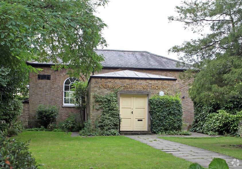 289 High St, Berkhamsted à louer - Photo principale - Image 1 de 2