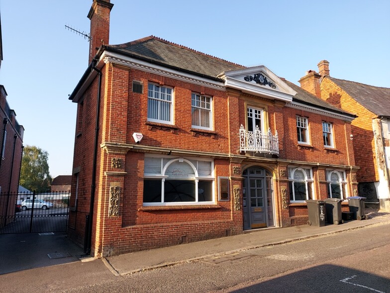 27 The Parade, Marlborough for lease - Building Photo - Image 1 of 2