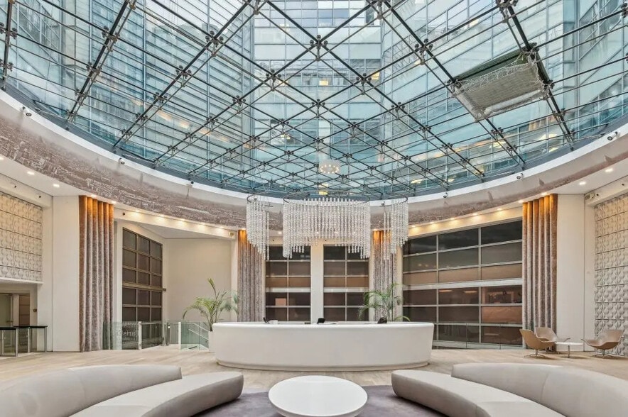 40-44 Rue De Courcelles, Paris for lease - Building Photo - Image 1 of 14